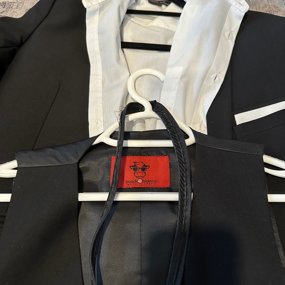Boys black Bianco size 16 suit - Picture 2 of 4